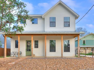 605 Graham