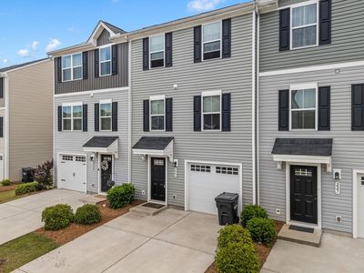 Property at 225 Coldwater Creek Ct, Simpsonville, SC