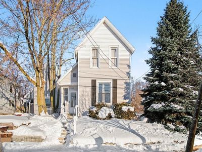 916 Lafayette Ave NE