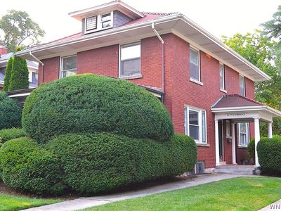 109 Woodbridge Ave