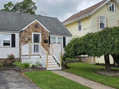 39 Grove Ave