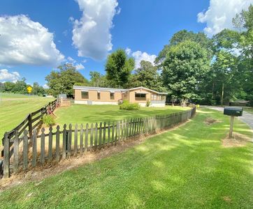 127 Lakeshore Dr