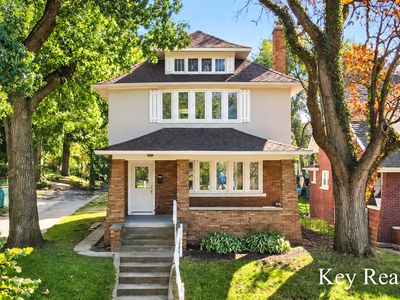 1242 Alexander St SE