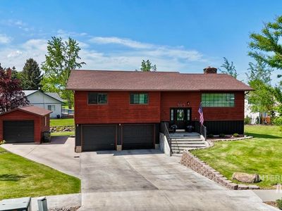 707 Maple St