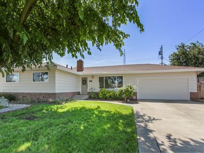 9418 Sara St