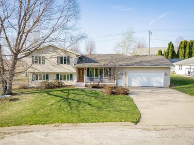 Property at 107 Hollywood Blvd, West Union, IA