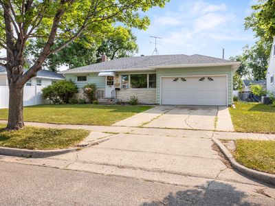 1236-15 1/2 St N