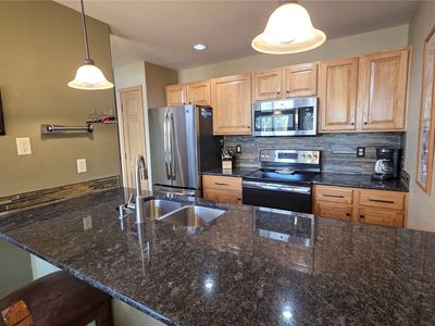 720 Lakepoint Drive UNIT B6