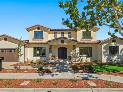 3373 Beaumont Sq