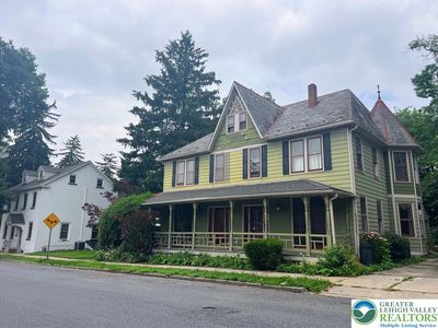 16 W Center St