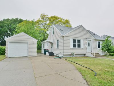 4522 Chatham Rd NE