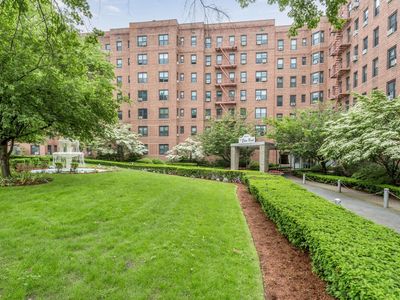 84-01 Main Street #717