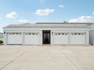 1041 Capri Isles Blvd APT 209