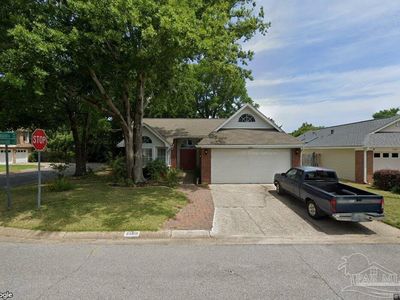 3500 Silvertree Ln