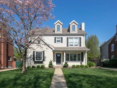 417 Queensway Dr