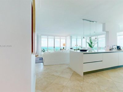 5025 Collins Ave APT 2206