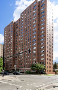 2909 N Sheridan Rd APT 602