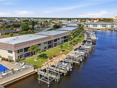 4229 SE 19th Pl APT 2B