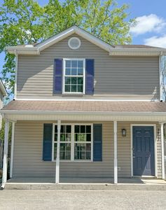 2027 Bradyville Pike