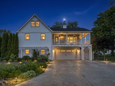 580 Lakeshore Dr W