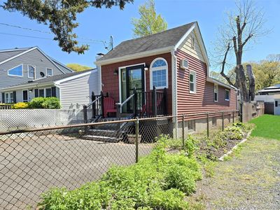 84 Wyona Avenue
