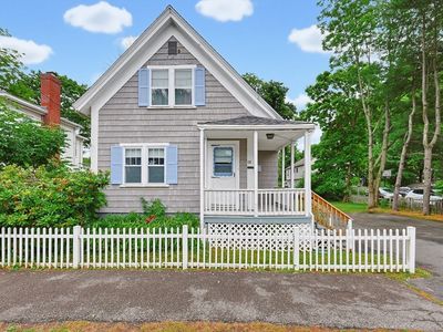 18 Plain St