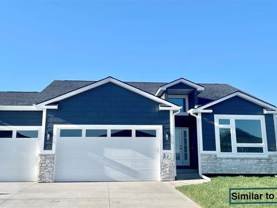 280 NW Woodmoor Dr