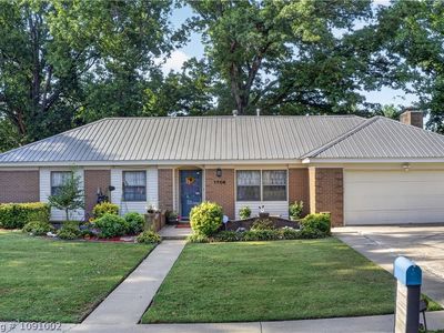 1706 E Fryar Dr