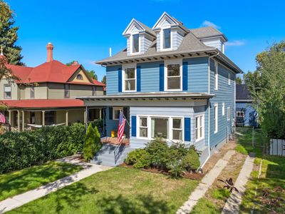 1009 4th Ave N