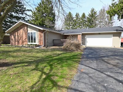 2430 E Us Highway 136