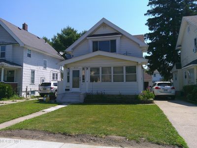 865 Ogden Ave