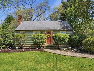 305 Hanover St