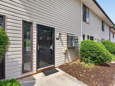 1426 Tenbury Dr