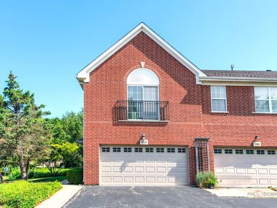 Property at 1002 Kensington Dr, Northbrook, IL