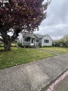 2035 Cedar Ave