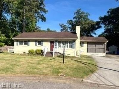 6 Montclare Pl