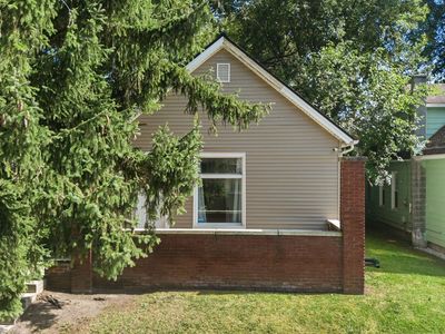 421 Poplar St