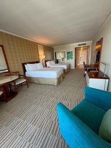 18001 Collins Ave #1118