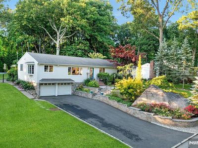 195 Overlook Pl