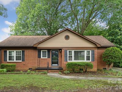 1818 Woodland Dr
