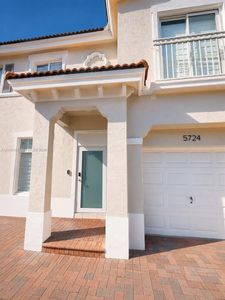 5724 NW 112th Pl #5724