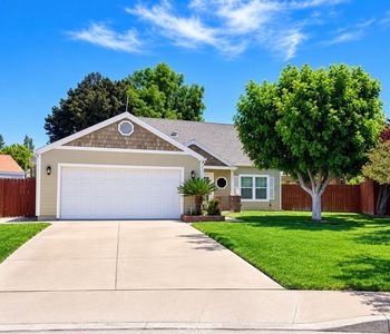 940 Torrey Pine Dr