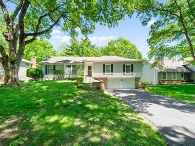 9947 Ballentine St