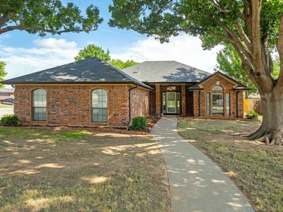 22 Colonial Dr