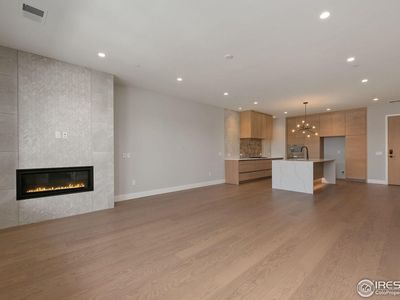 205 E 6th St #302