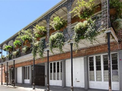 921 Chartres St APT 5