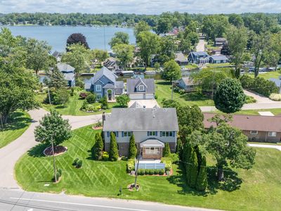 5036 Shoreview Dr
