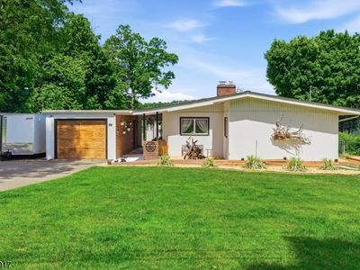 39 Koclas Dr