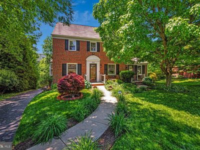 902 Locustvale Rd