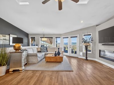 526 Valley Vista Blvd